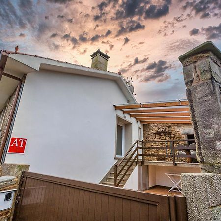 Apartamentos Curras En Tourinan Exterior photo